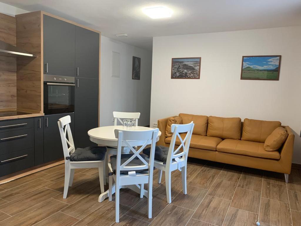 Apartmani Albatros Perusic Extérieur photo