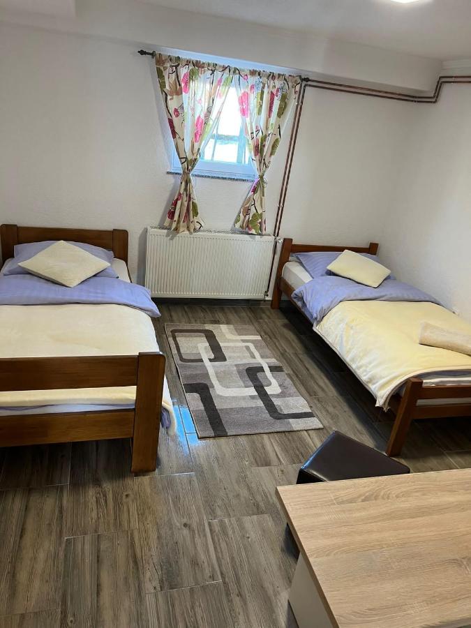 Apartmani Albatros Perusic Extérieur photo